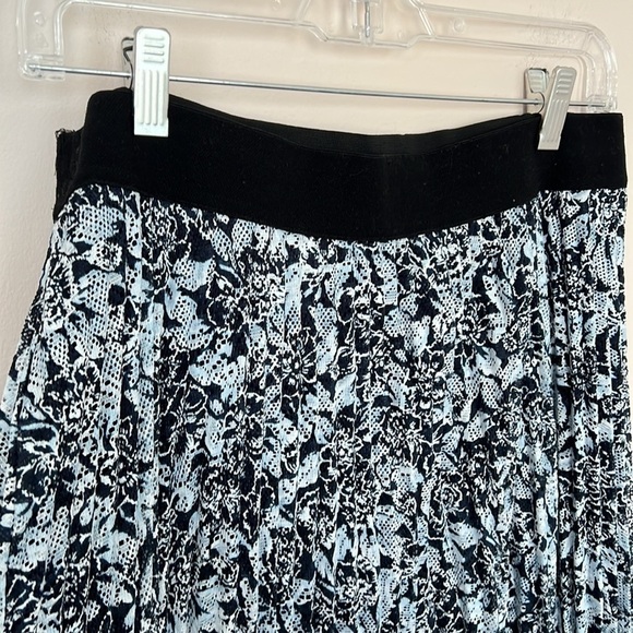 𝅺joe Fresh l NWT Midi Skirt - Picture 4 of 5